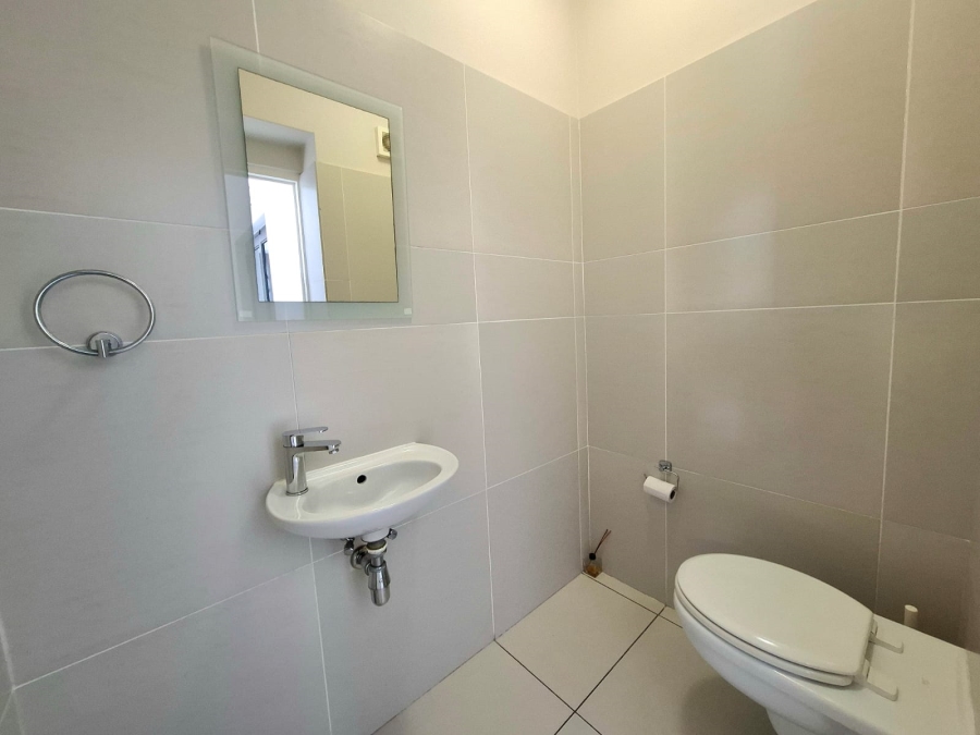 To Let 4 Bedroom Property for Rent in Parklands North Western Cape